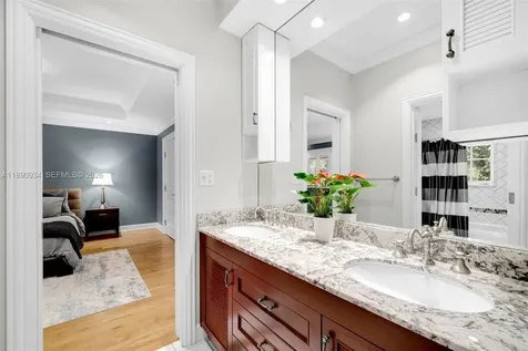 5400 Kerwood Oaks Drive Coral Gables FL 33156
