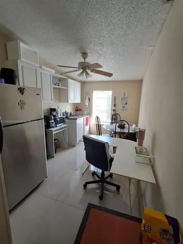 909 SW 131 Way Davie FL 33325