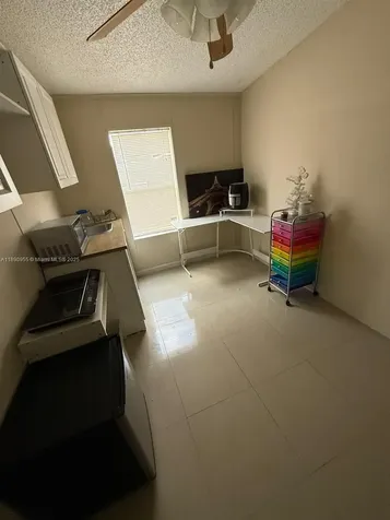 909 SW 131 Way Davie FL 33325