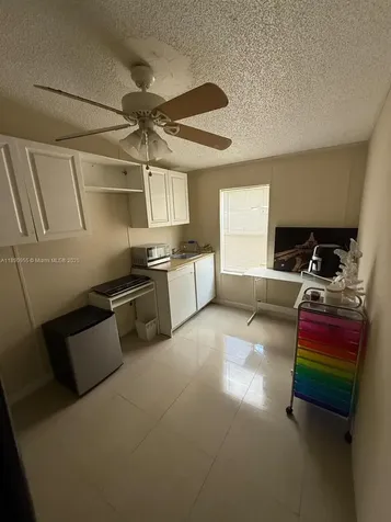 909 SW 131 Way Davie FL 33325