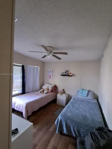909 SW 131 Way Davie FL 33325