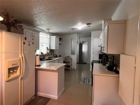 909 SW 131 Way Davie FL 33325