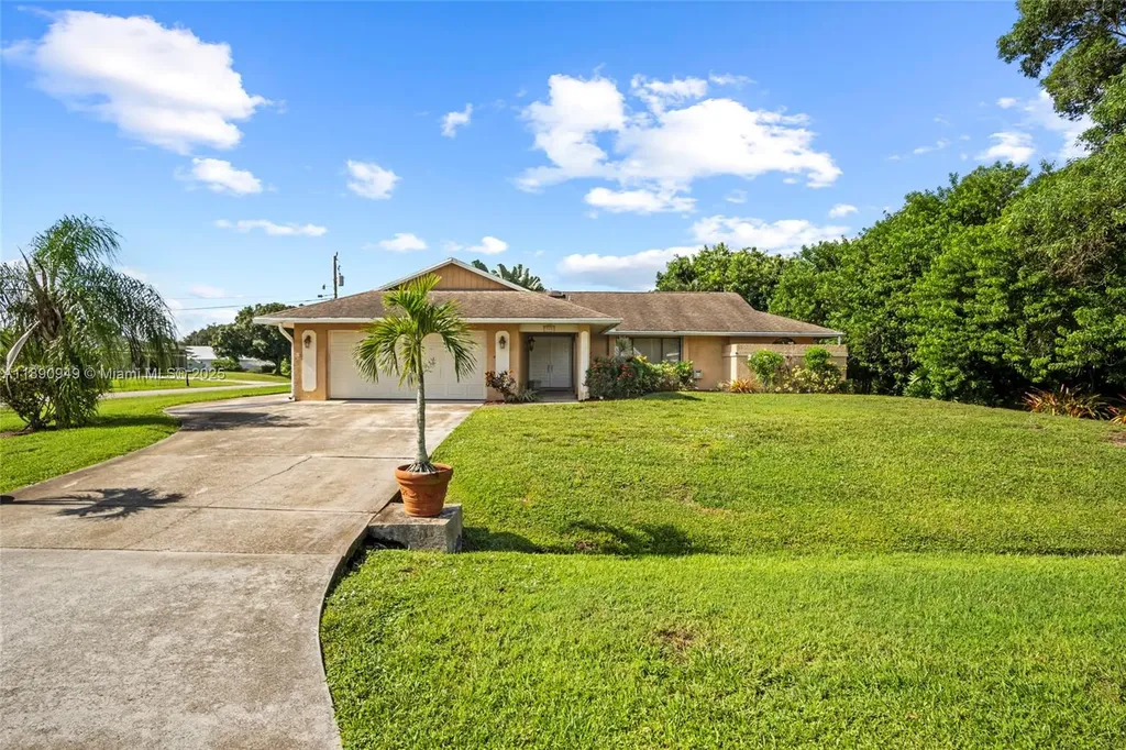 515 SE Nome Drive Port St. Lucie FL 34984