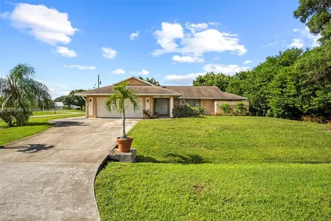 515 SE Nome Drive Port St. Lucie FL 34984
