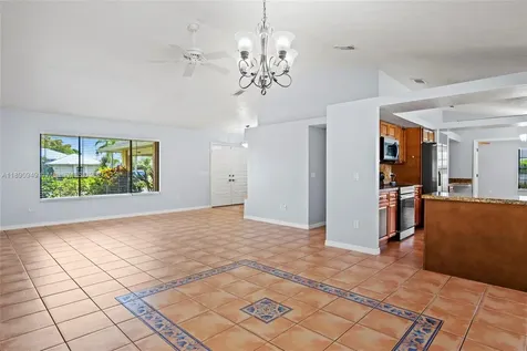 515 SE Nome Drive Port St. Lucie FL 34984