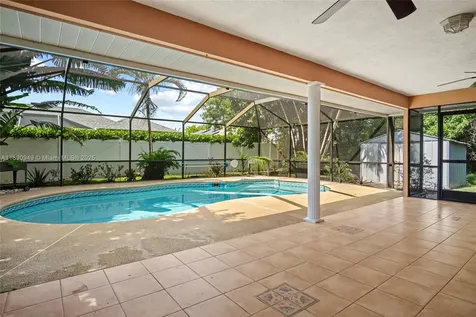 515 SE Nome Drive Port St. Lucie FL 34984