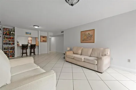 1800 W 54th Street Hialeah FL 33012