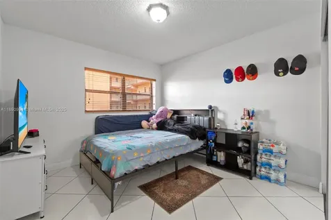 1800 W 54th Street Hialeah FL 33012
