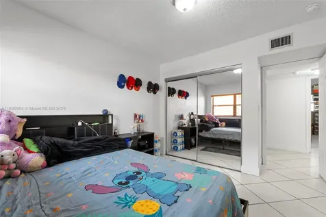 1800 W 54th Street Hialeah FL 33012