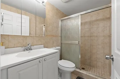 1800 W 54th Street Hialeah FL 33012
