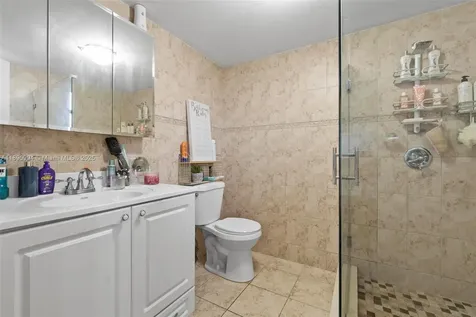 1800 W 54th Street Hialeah FL 33012