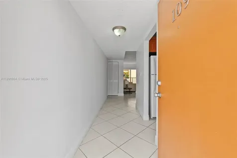 1800 W 54th Street Hialeah FL 33012