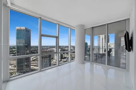 851 NE 1st Avenue Miami FL 33132