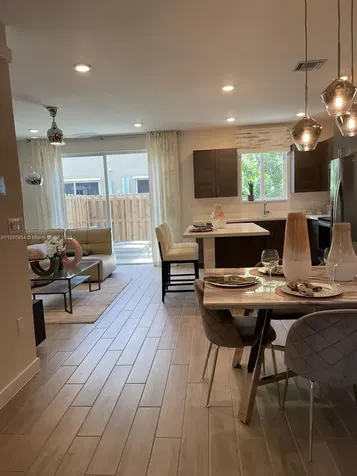 2423 SE 11th Street Homestead FL 33035