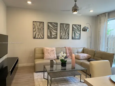 2423 SE 11th Street Homestead FL 33035