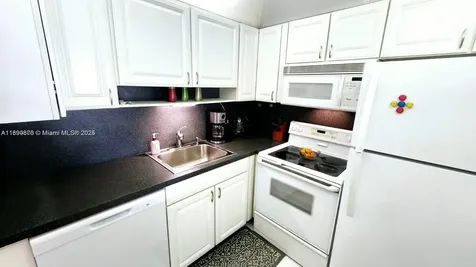 182 Ellesmere D Deerfield Beach FL 33442