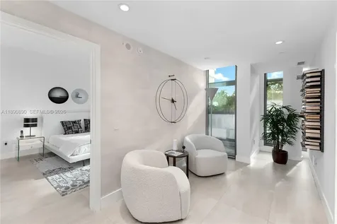 650 NE 32nd Street Miami FL 33137