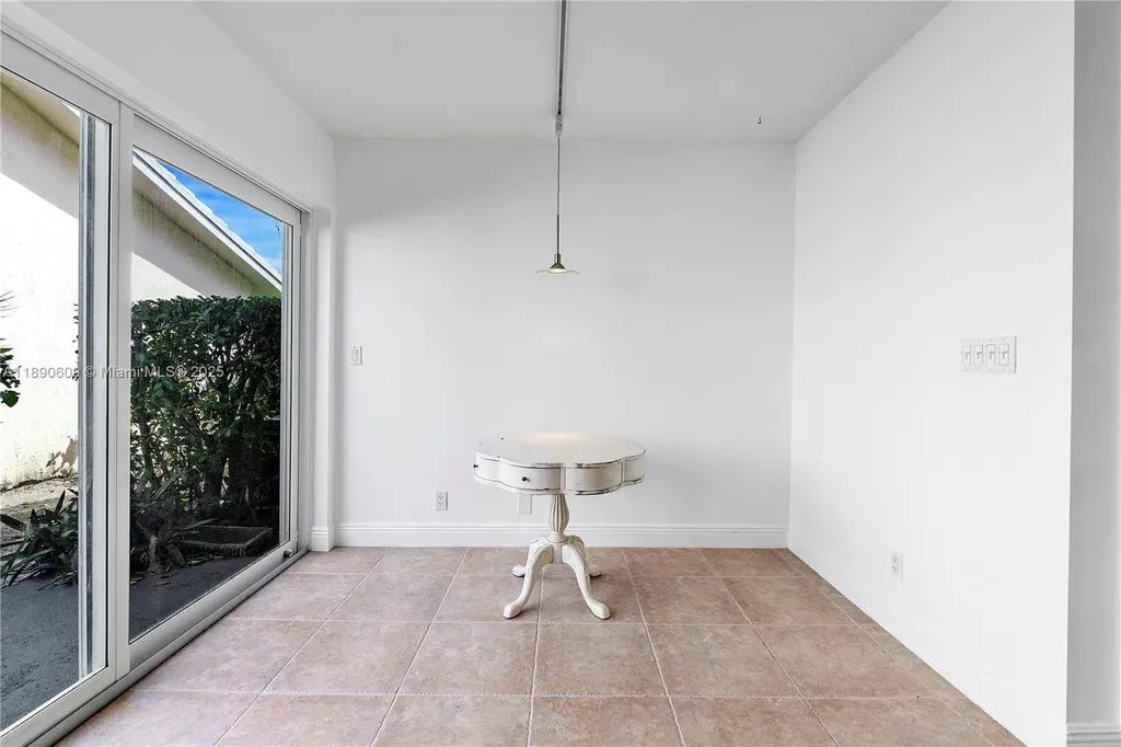 5667 N Cameo Drive N Boca Raton FL 33433