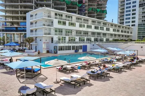 5401 Collins Avenue Miami Beach FL 33140