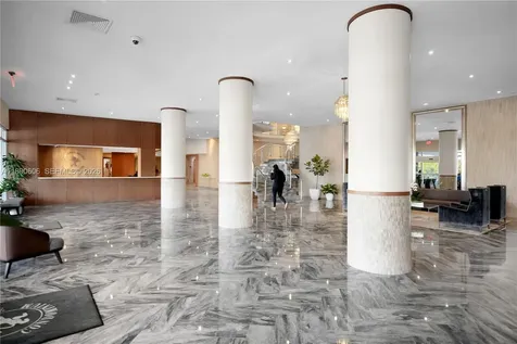 5401 Collins Avenue Miami Beach FL 33140