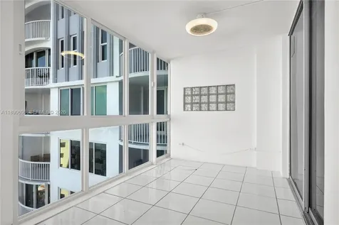 5401 Collins Avenue Miami Beach FL 33140
