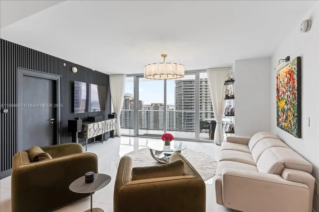 200 Biscayne Boulevard Way Miami FL 33131