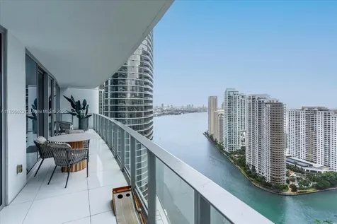 200 Biscayne Boulevard Way Miami FL 33131