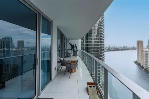 200 Biscayne Boulevard Way Miami FL 33131