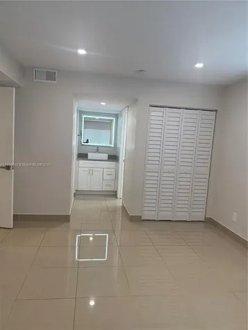 100 SE 5th Avenue Hallandale Beach FL 33009