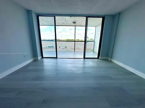20840 San Simeon Way Miami FL 33179