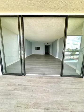 20840 San Simeon Way Miami FL 33179