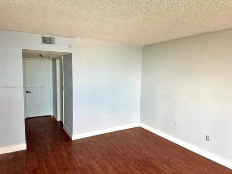 20840 San Simeon Way Miami FL 33179