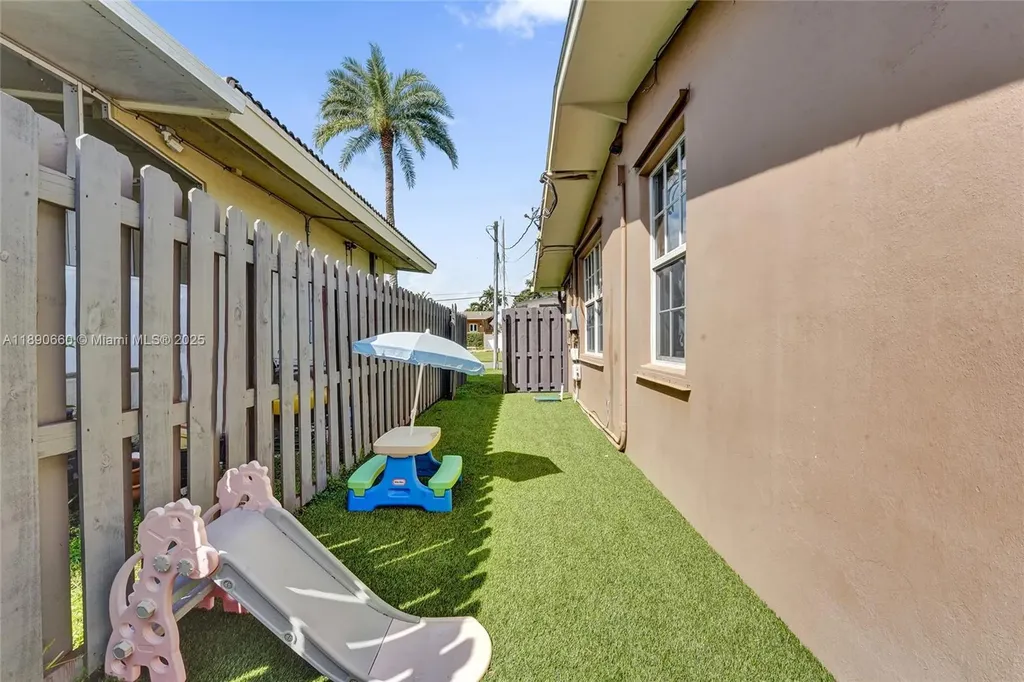 2624 Nassau Lane Fort Lauderdale FL 33312