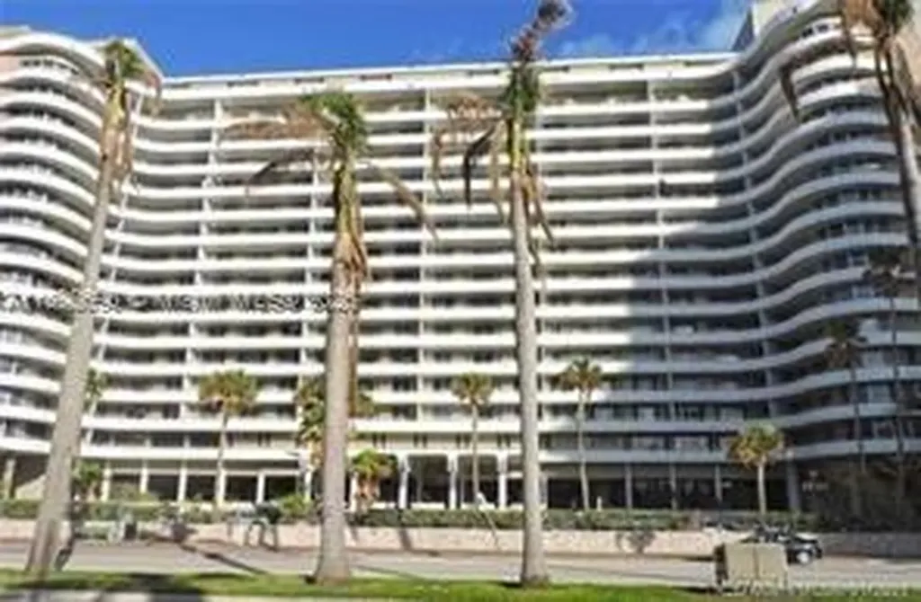 5555 Collins Avenue Miami Beach FL 33140