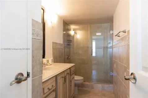 5555 Collins Avenue Miami Beach FL 33140