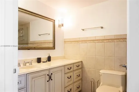 5555 Collins Avenue Miami Beach FL 33140
