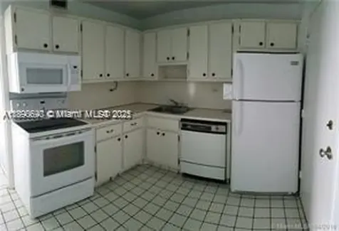 5555 Collins Avenue Miami Beach FL 33140