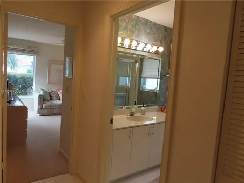 9755 Harbour Lake Circle Boynton Beach FL 33437