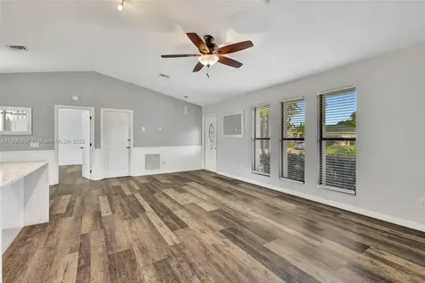 509 SW Hamburg Terrace Port St. Lucie FL 34984