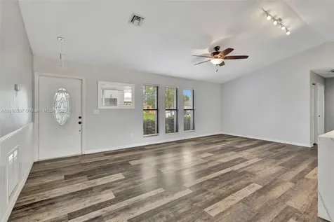 509 SW Hamburg Terrace Port St. Lucie FL 34984
