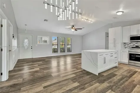 509 SW Hamburg Terrace Port St. Lucie FL 34984