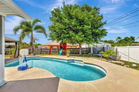 509 SW Hamburg Terrace Port St. Lucie FL 34984