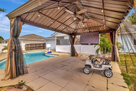 509 SW Hamburg Terrace Port St. Lucie FL 34984