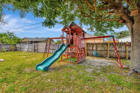 509 SW Hamburg Terrace Port St. Lucie FL 34984