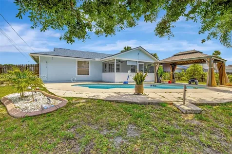 509 SW Hamburg Terrace Port St. Lucie FL 34984
