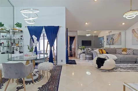 2330 Dover Weston FL 33326