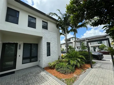 8283 NW 47th Lane Doral FL 33166