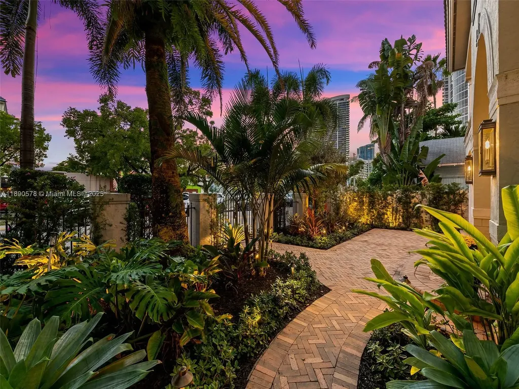 821 SE 2nd Court Fort Lauderdale FL 33301