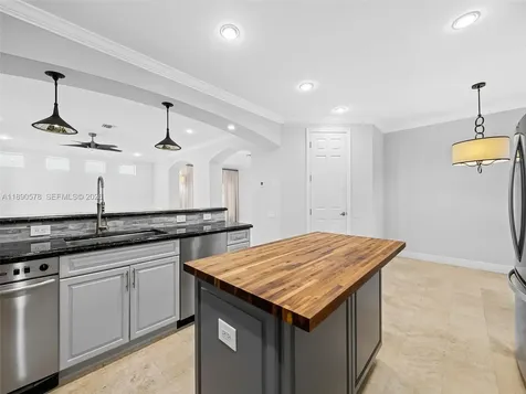 821 SE 2nd Court Fort Lauderdale FL 33301