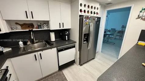 5005 Collins Avenue Miami Beach FL 33140